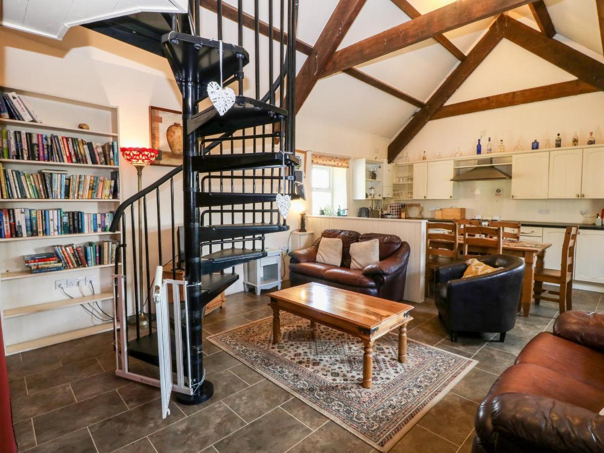 Bwthyn Y Dderwen Oak Cottage Llannor Bagian luar foto